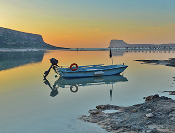 boat rentals in Milos Greece